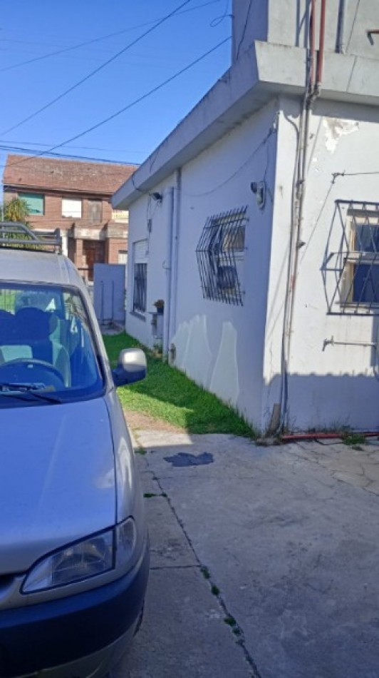 Casa Chalet- Venta en Block