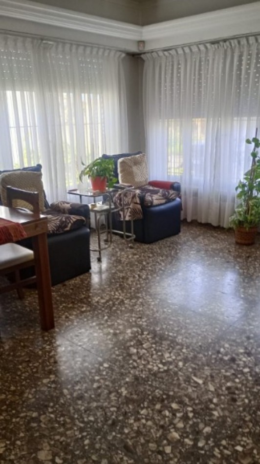 Casa Chalet- Venta en Block