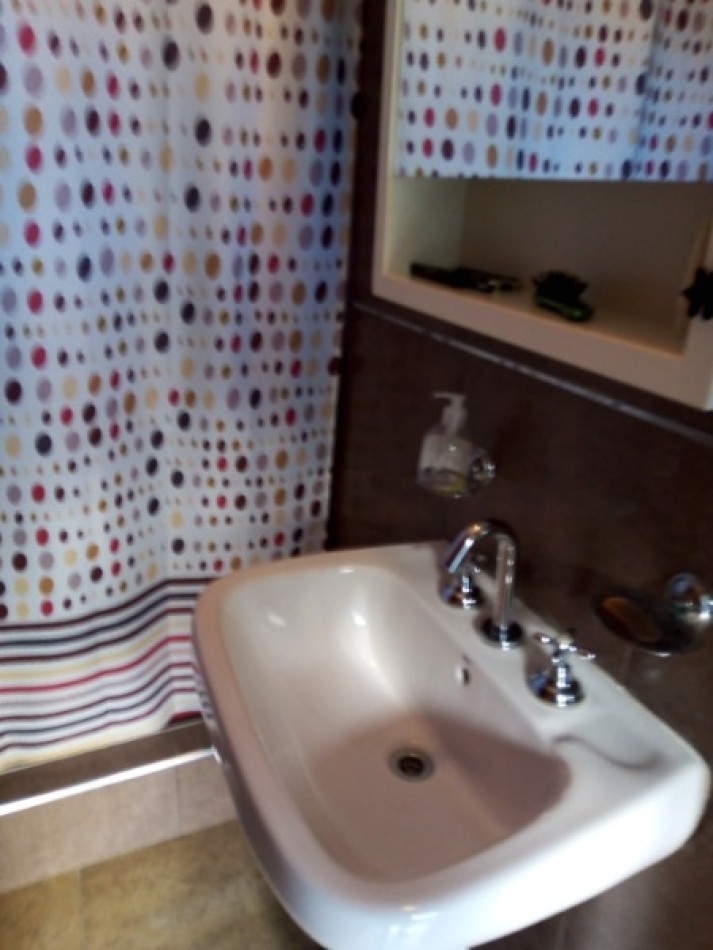 Chalet 5 ambientes en Acantilados