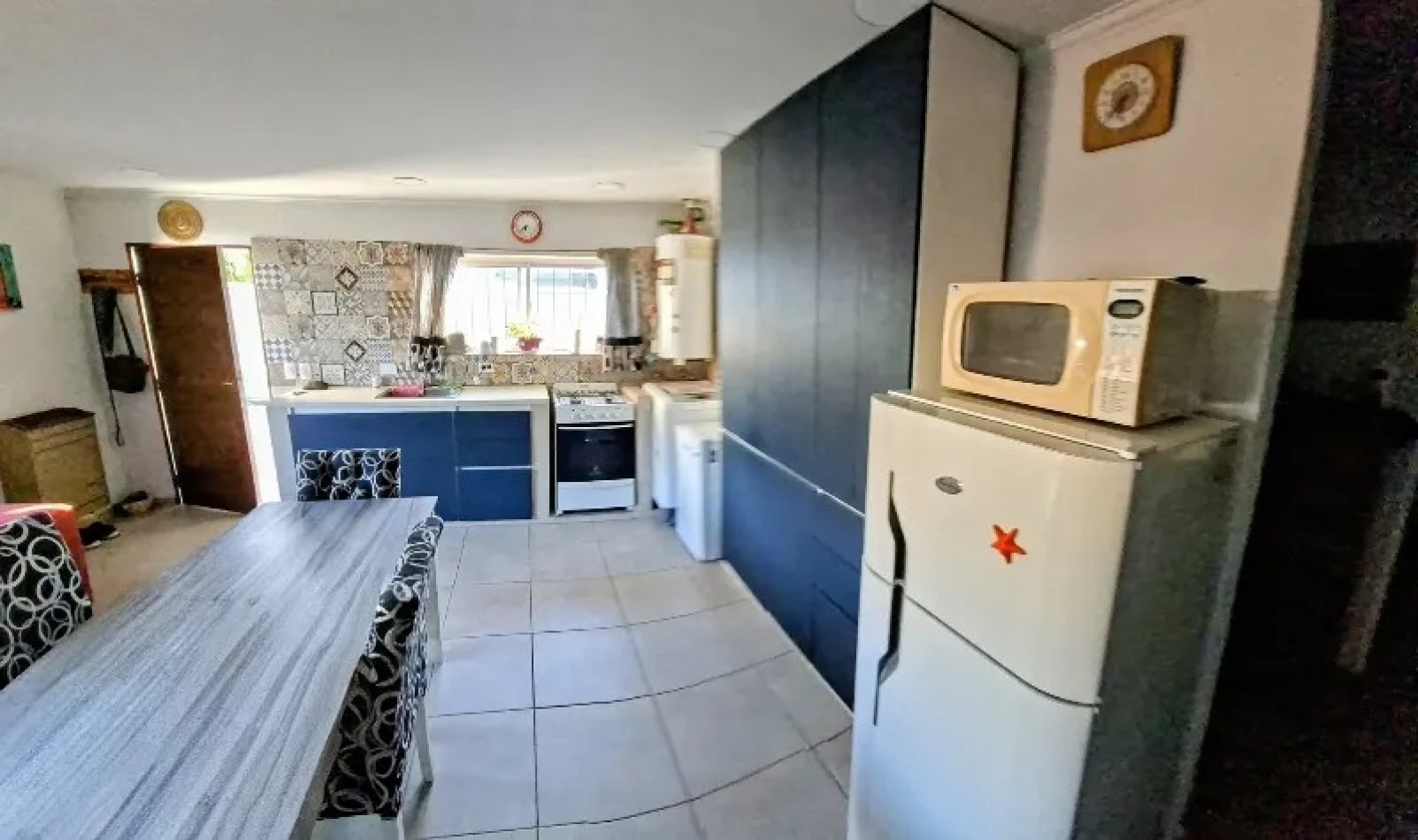 Casa 2 ambientes con quincho y parque en Venta 