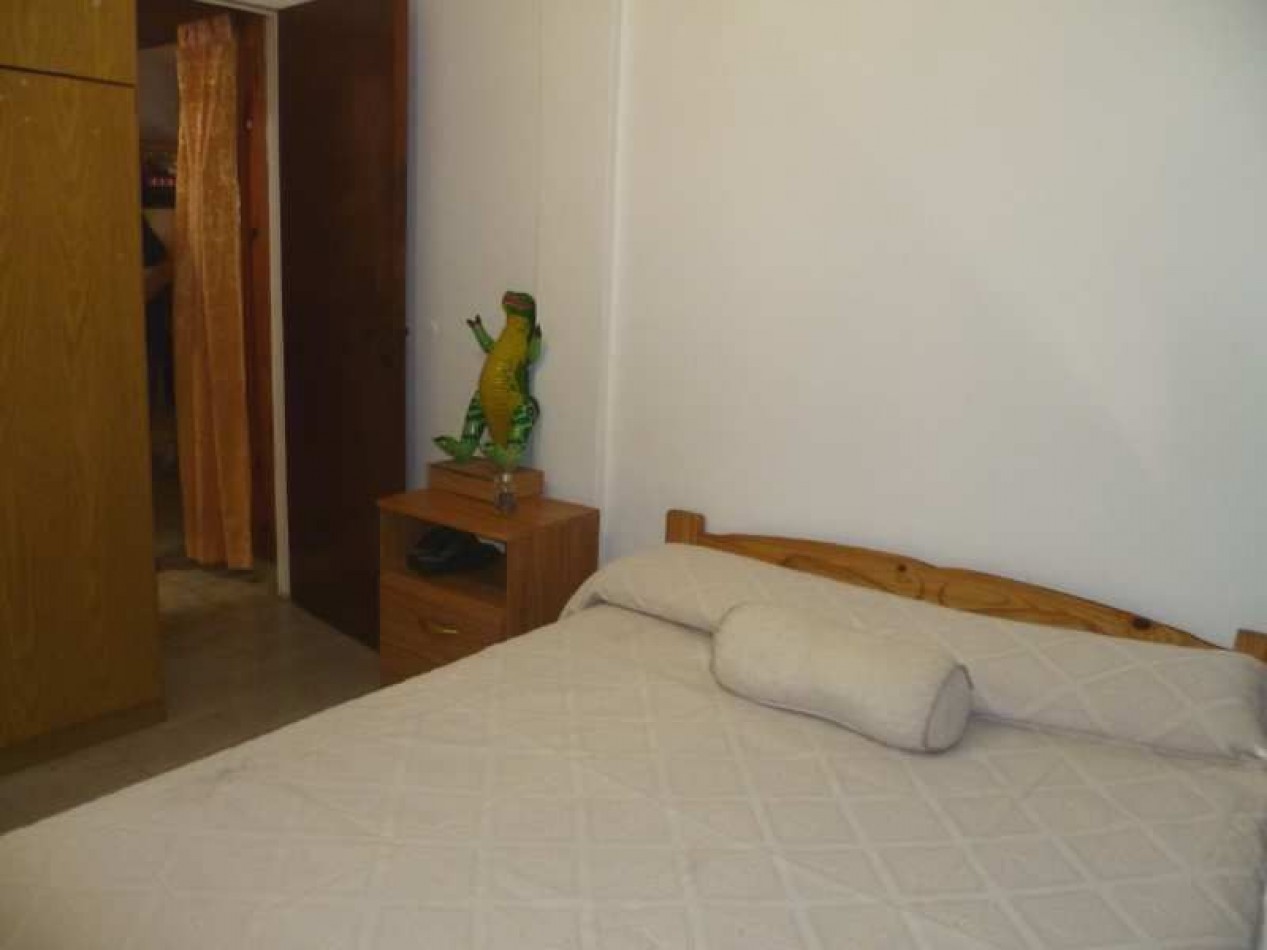 VENTA EN BLOCK (CASA AL FONDO CON DPTOS AL FRENTE )