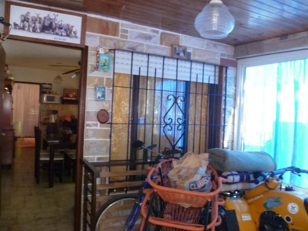 VENTA EN BLOCK (CASA AL FONDO CON DPTOS AL FRENTE )