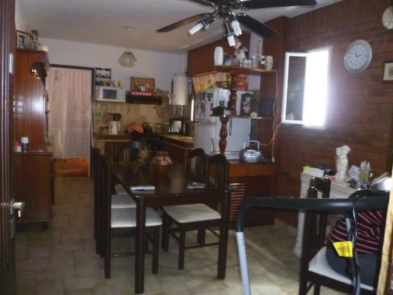 VENTA EN BLOCK (CASA AL FONDO CON DPTOS AL FRENTE )