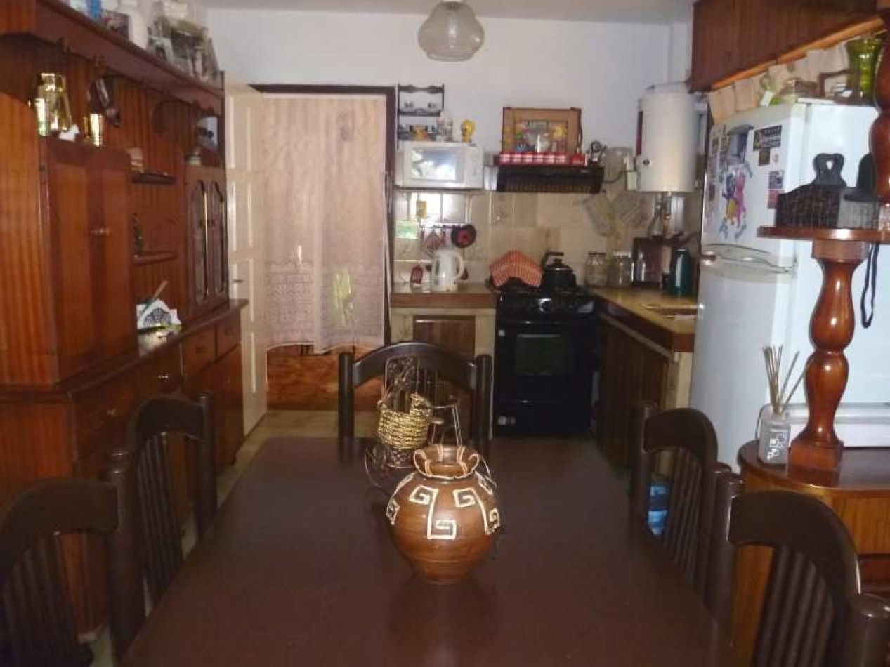 VENTA EN BLOCK (CASA AL FONDO CON DPTOS AL FRENTE )