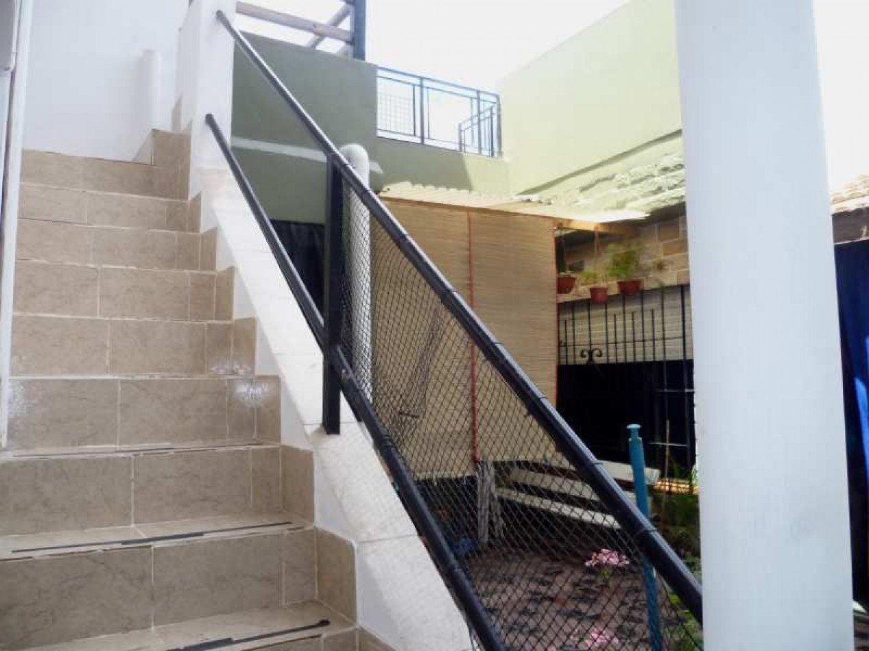 VENTA EN BLOCK (CASA AL FONDO CON DPTOS AL FRENTE )