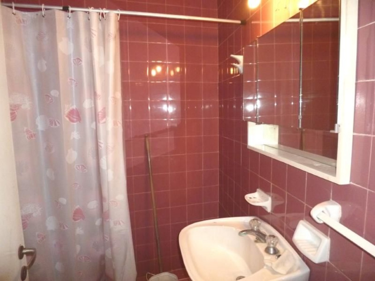 VENTA EN BLOCK (casa al frente mas dpto al fondo con galpon )