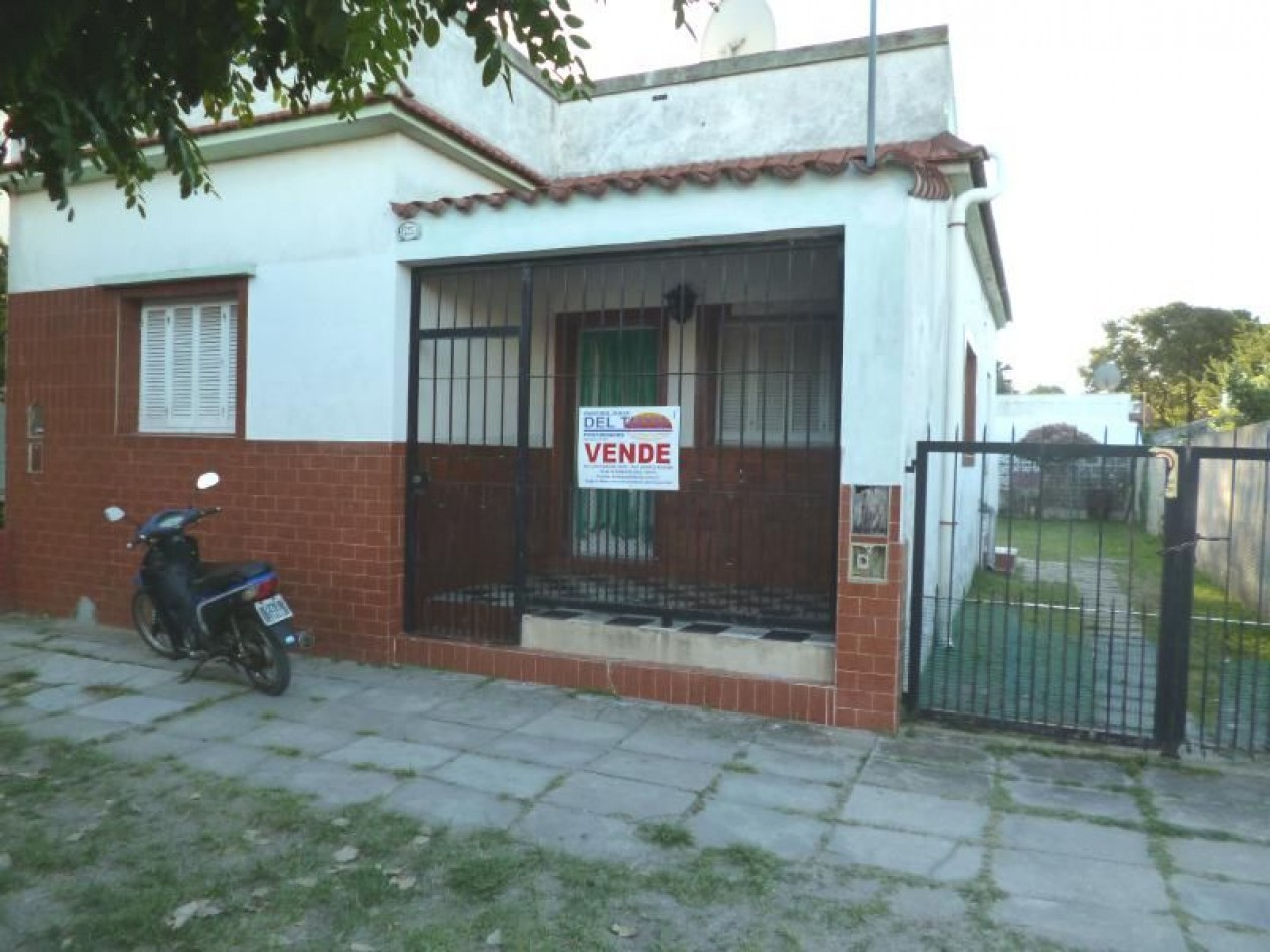 VENTA EN BLOCK (casa al frente mas dpto al fondo con galpon )