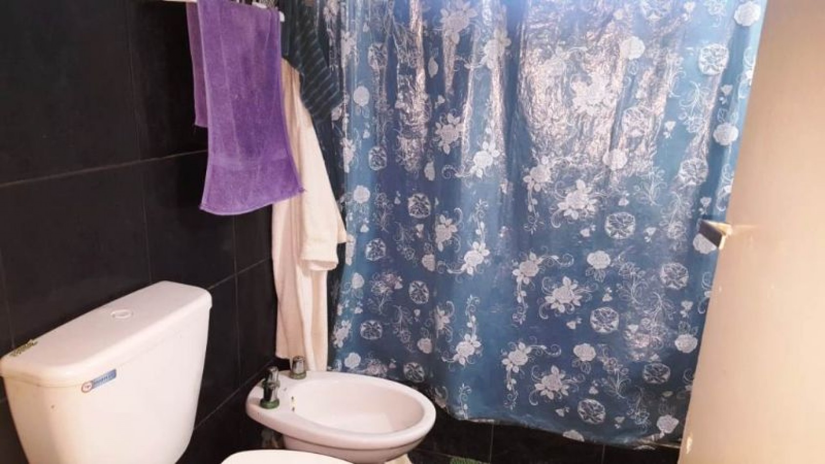 VENTA EN BLOCK (DOS AMPLIAS CASA MAS GALPON )