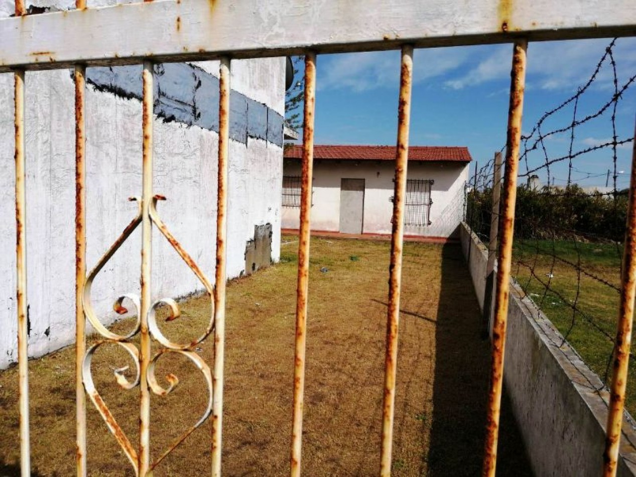 VENTA EN BLOCK (CASA MAS DPTO Y GALPON AL FONDO 