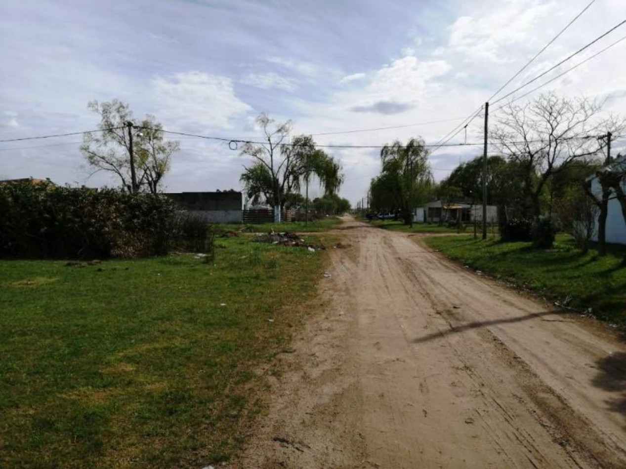 VENTA EN BLOCK (CASA MAS DPTO Y GALPON AL FONDO 