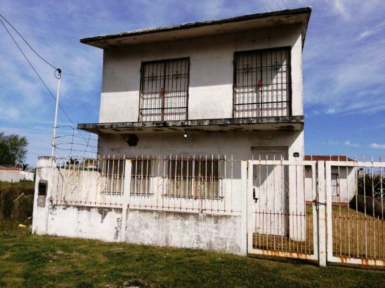VENTA EN BLOCK (CASA MAS DPTO Y GALPON AL FONDO 