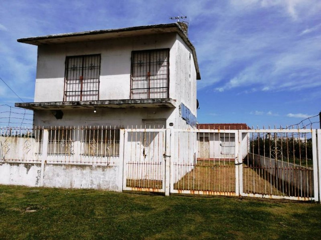 VENTA EN BLOCK (CASA MAS DPTO Y GALPON AL FONDO 