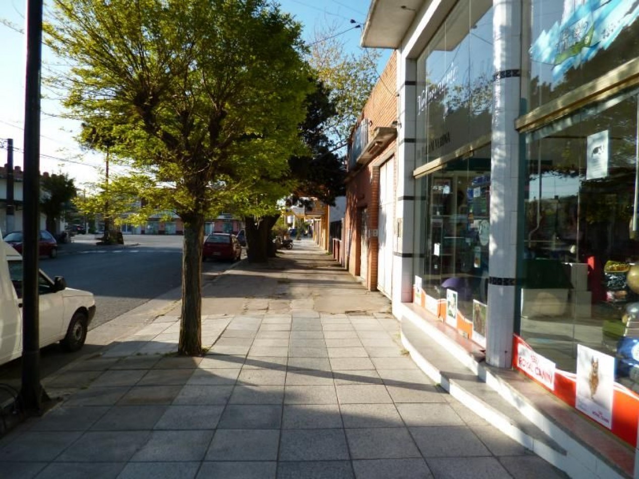 LOCAL CON VIVIENDA (DEPARTAMENTOS)