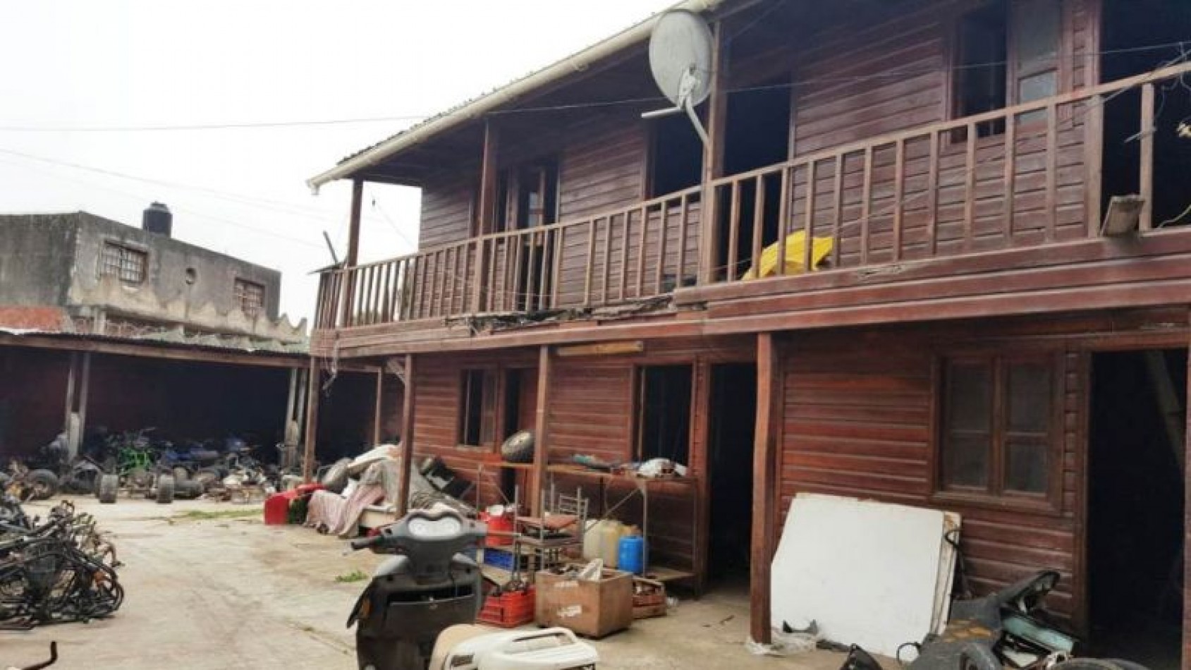 LOCAL Y VIVIENDA 