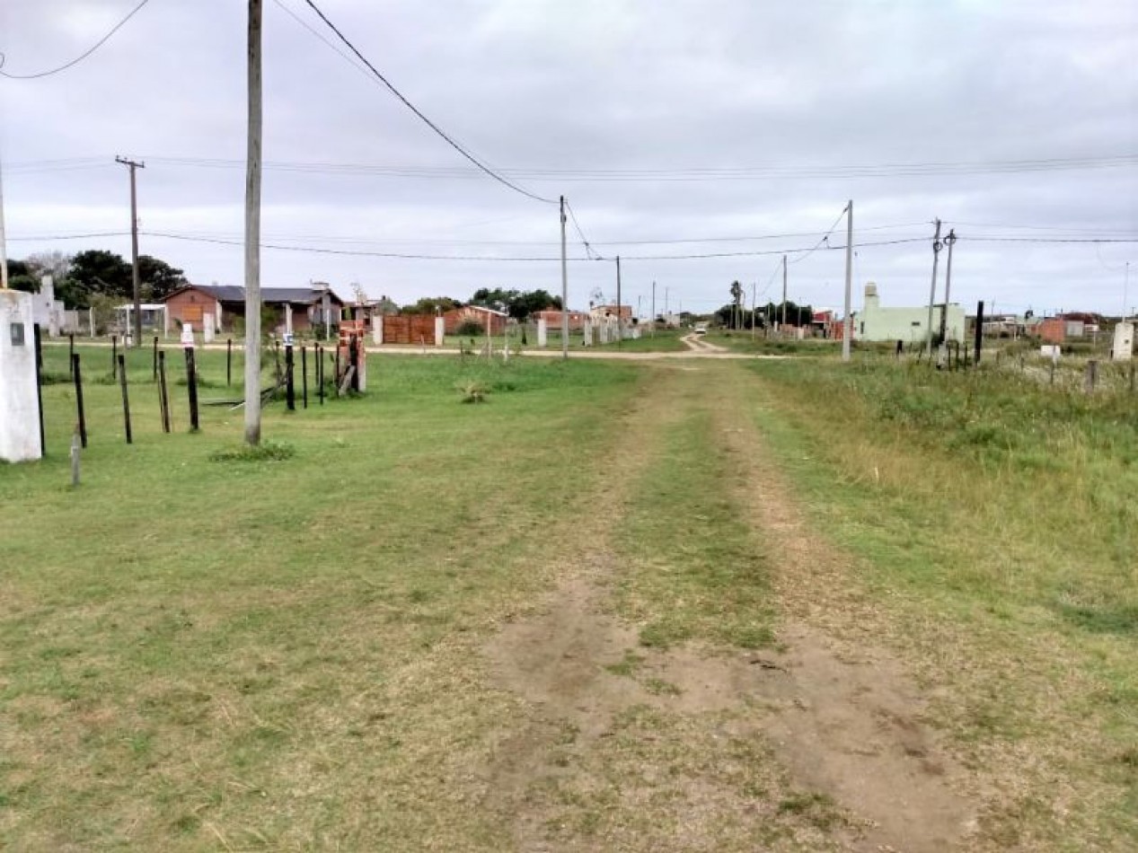LOTE DE 10 MTS X 40 MTS DE FONDO 