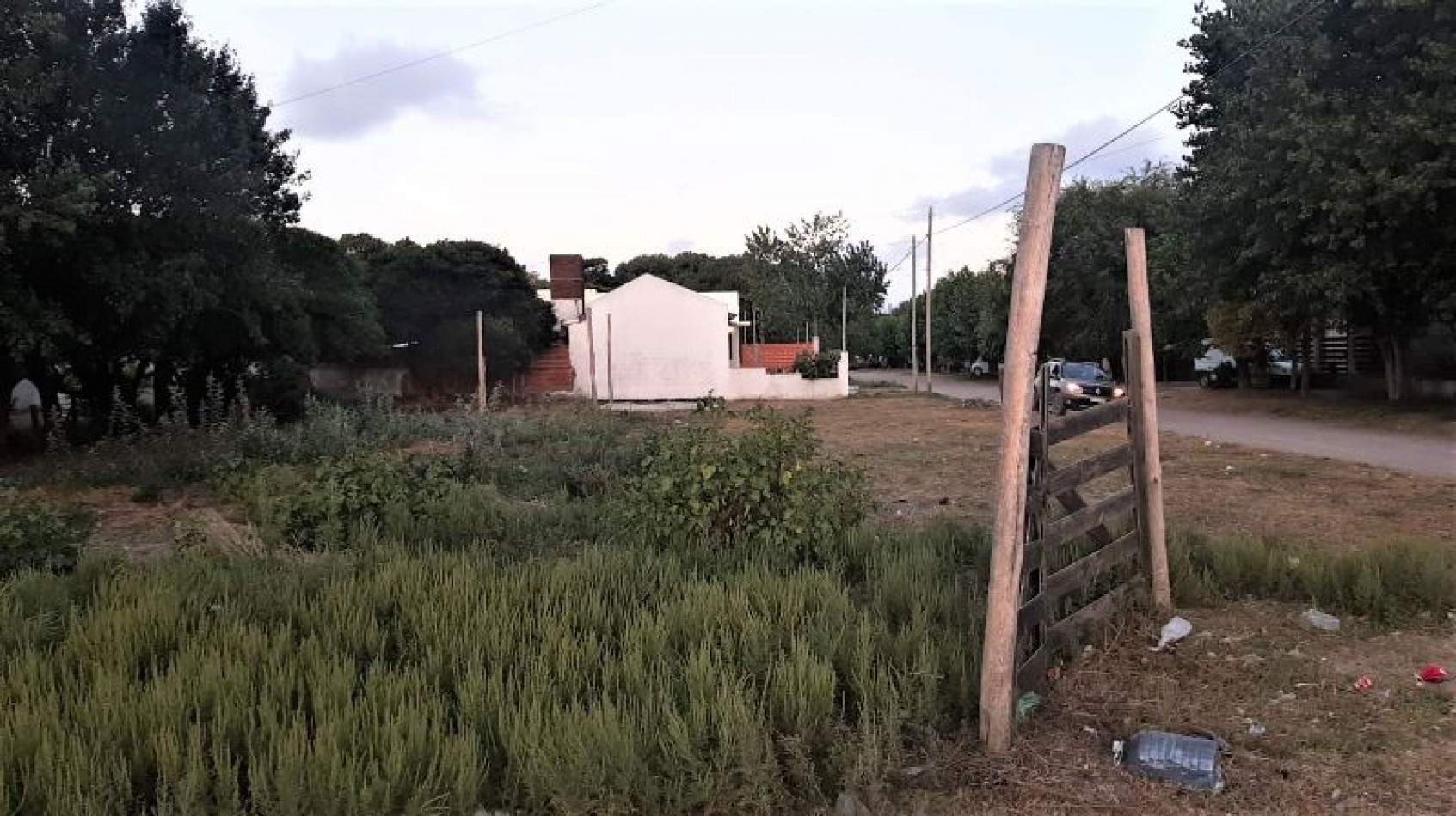 LOTE DE 20MTS DE FRENTE X 40MTS( EXCELENTE UBICACION )