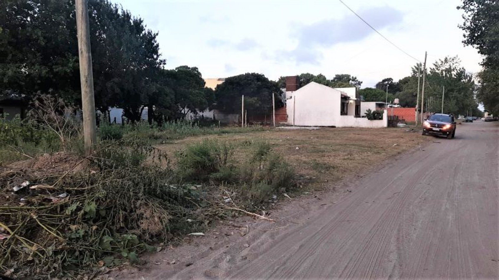 LOTE DE 20MTS DE FRENTE X 40MTS( EXCELENTE UBICACION )