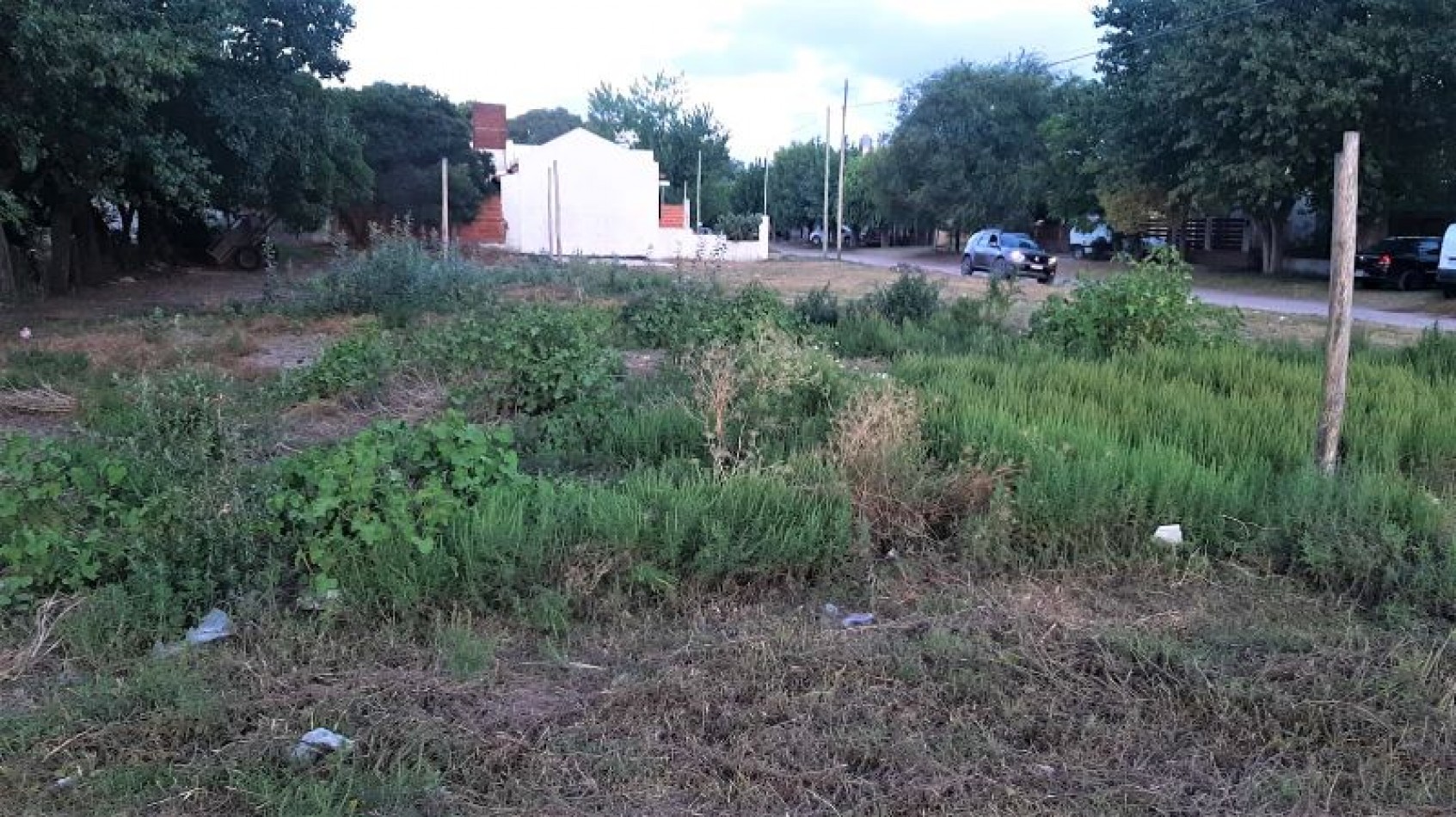 LOTE DE 20MTS DE FRENTE X 40MTS( EXCELENTE UBICACION )