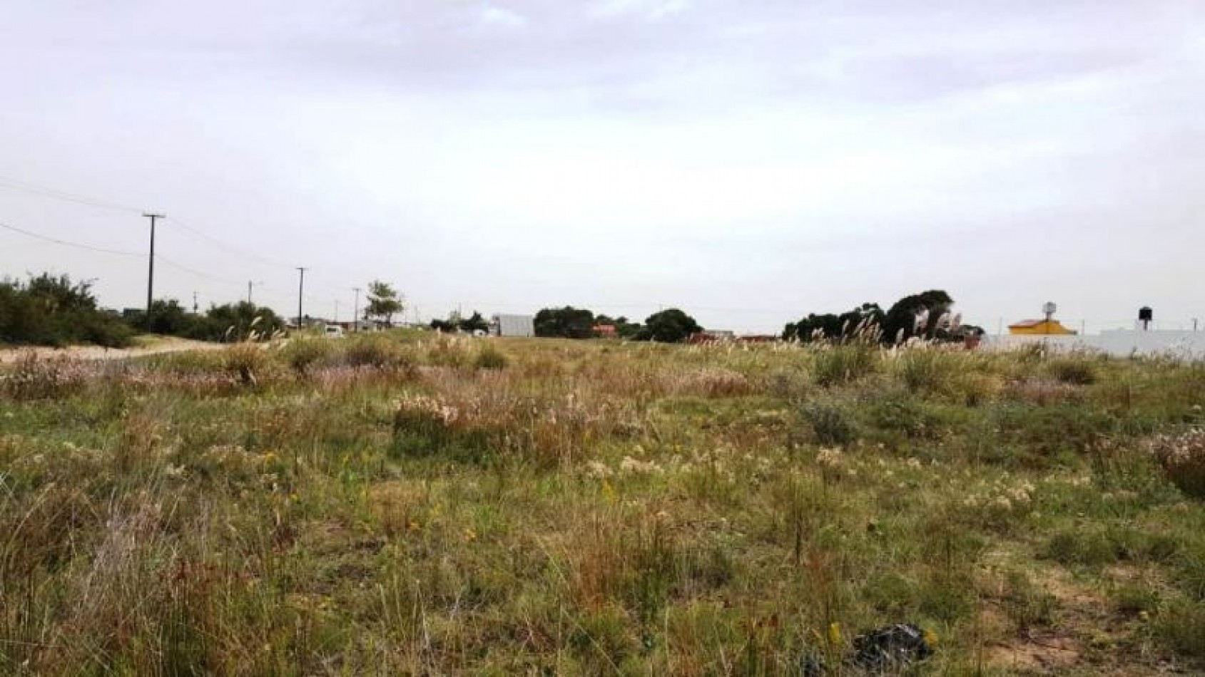 LOTE 20 MTS DE FRENTE X 41 MTS 