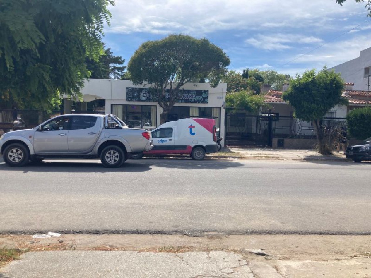 (A224)PH 3 AMBIENTES (Apto 5 Personas)PLANTA BAJA , DPTO UF8.Parrilla.