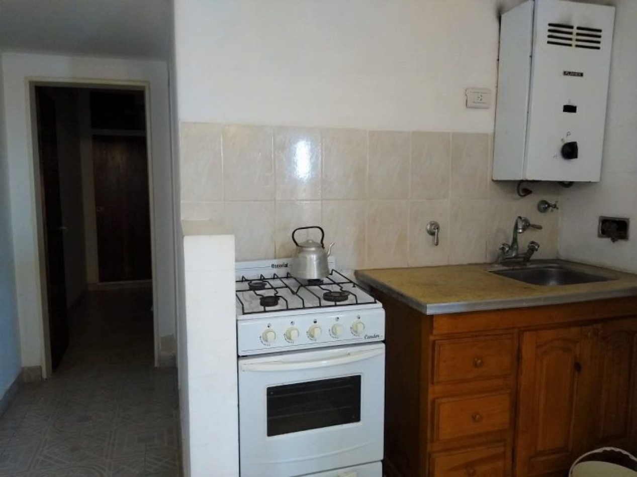 (A31) DEPARTAMENTO 2 AMBIENTES.(Apto 4 Personas) PISO:1 DPTO:3.Gas envasado.