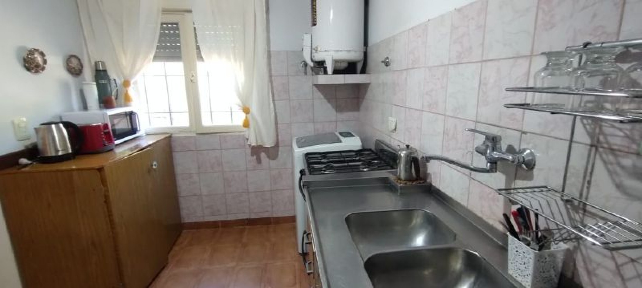 CASA DE 3 AMBIENTES .parrilla .gas natural.