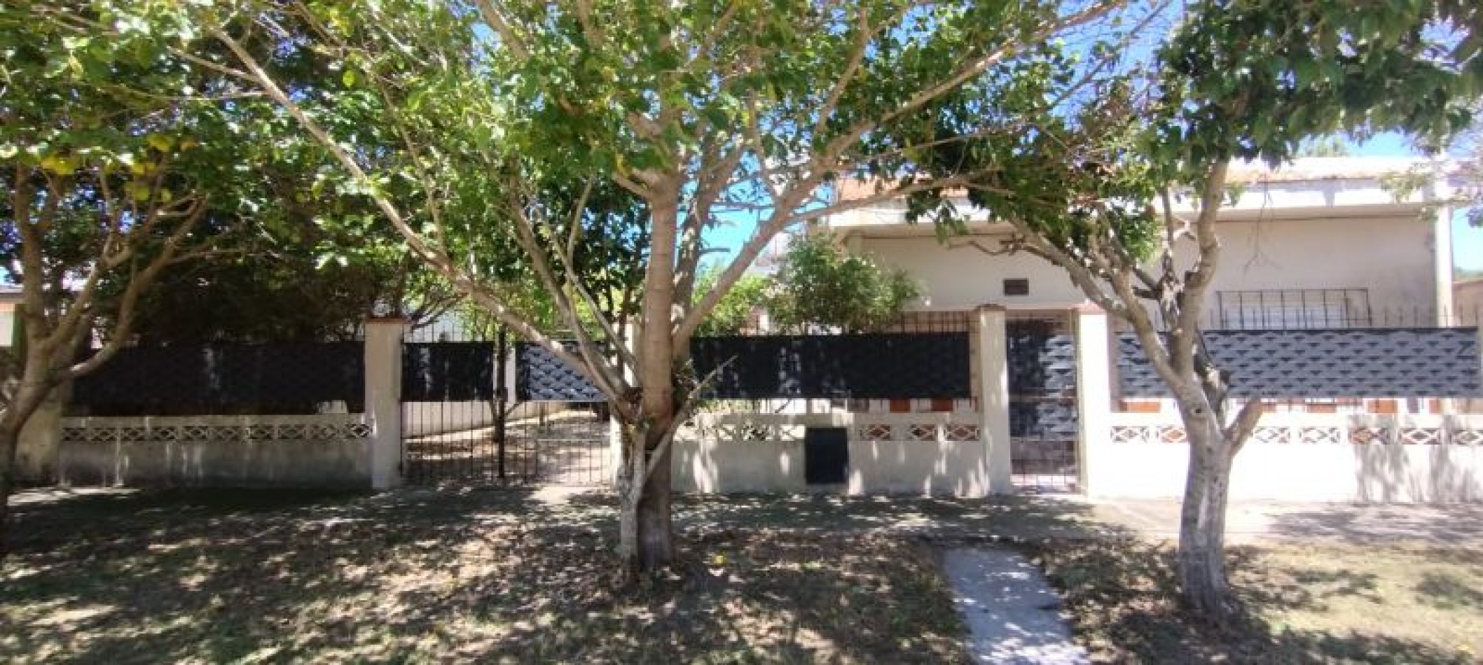 CASA DE 3 AMBIENTES .parrilla .gas natural.