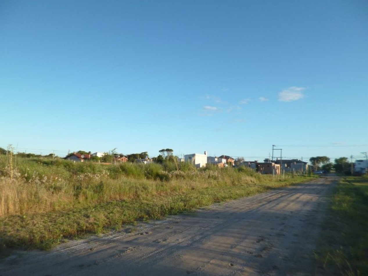 LOTE 20 MTS DE FRENTE X 39,51 MTS DE FONDO 