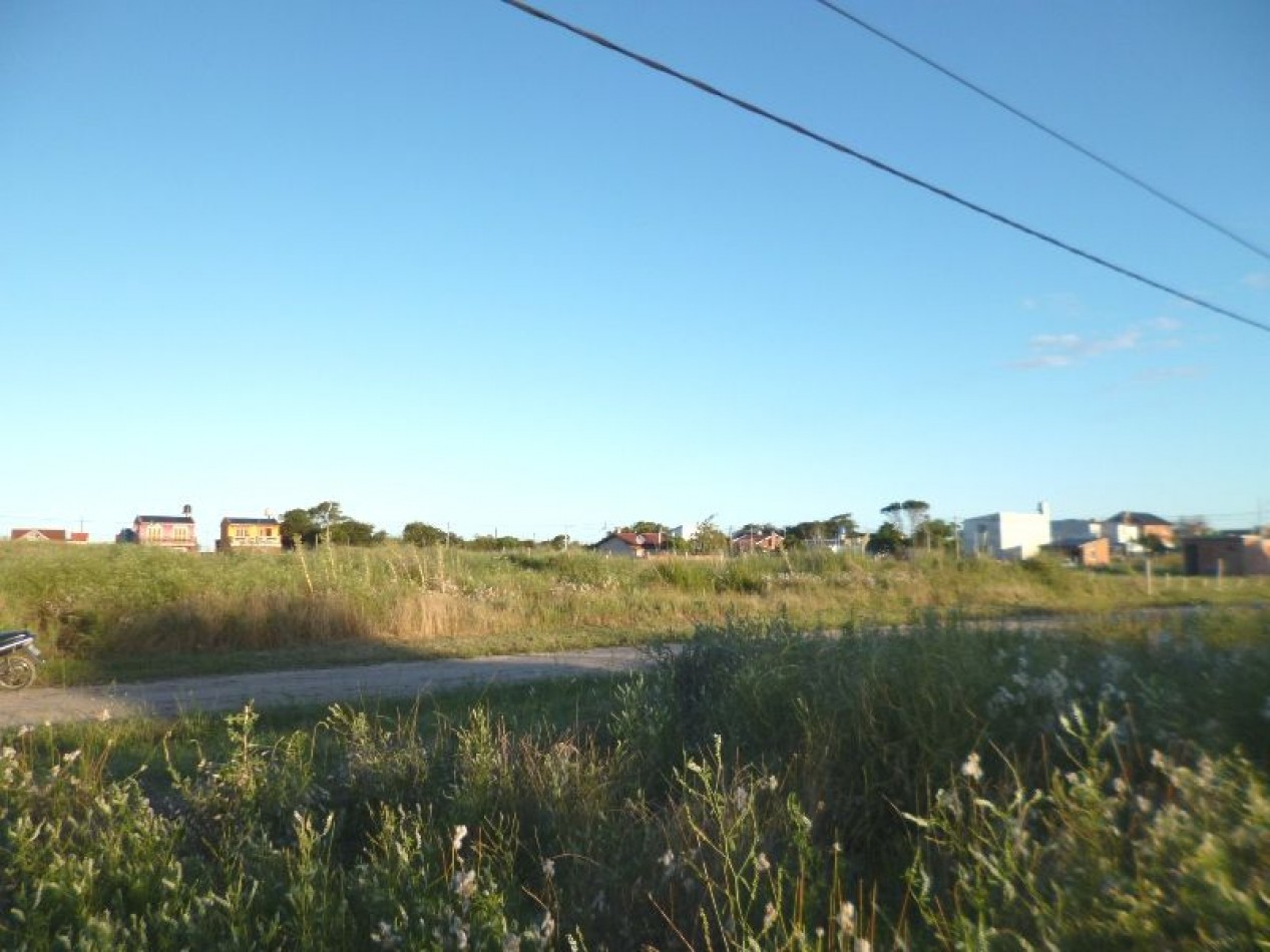 LOTE 20 MTS DE FRENTE X 39,51 MTS DE FONDO 