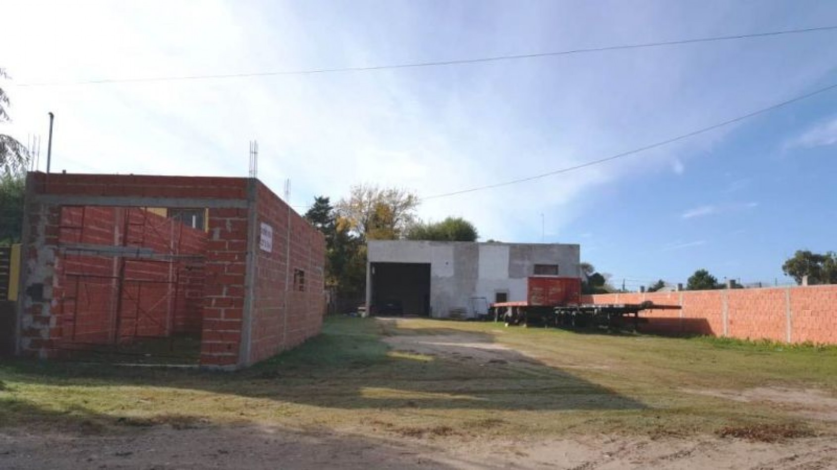 Galpon + Local a terminar, en Venta