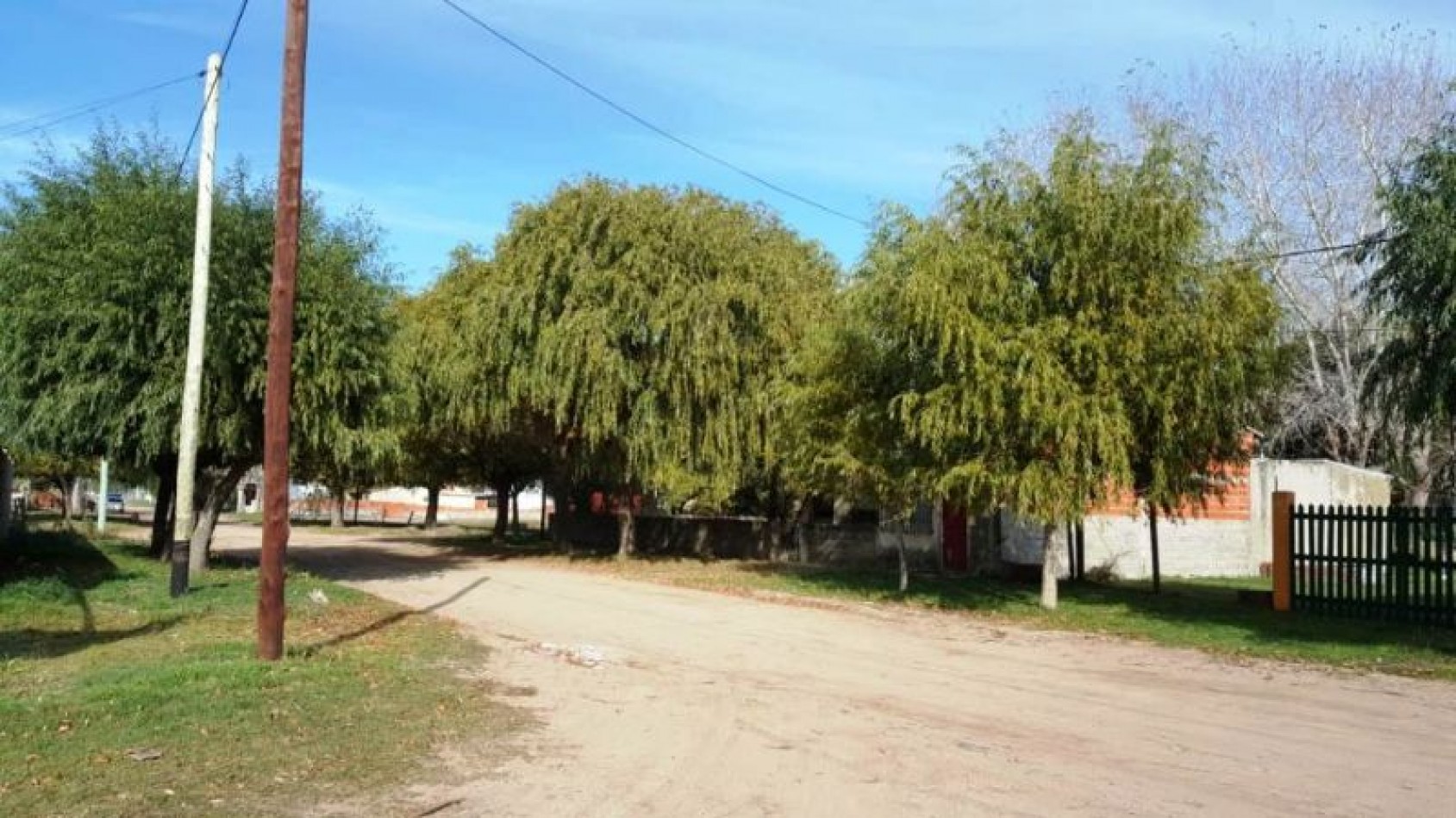 Galpon + Local a terminar, en Venta