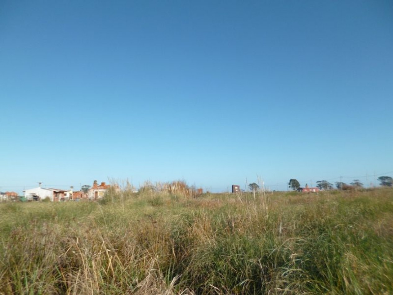 LOTE DE 20X 48 MTS .En Barrio Filsa (Playa Grande).
