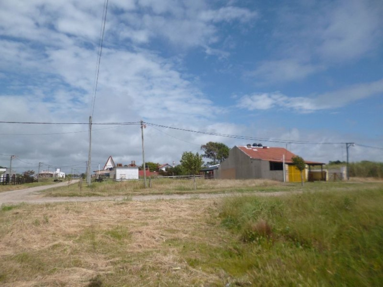LOTE 20X48 MTS EN ESQUINA (TALA SUR)