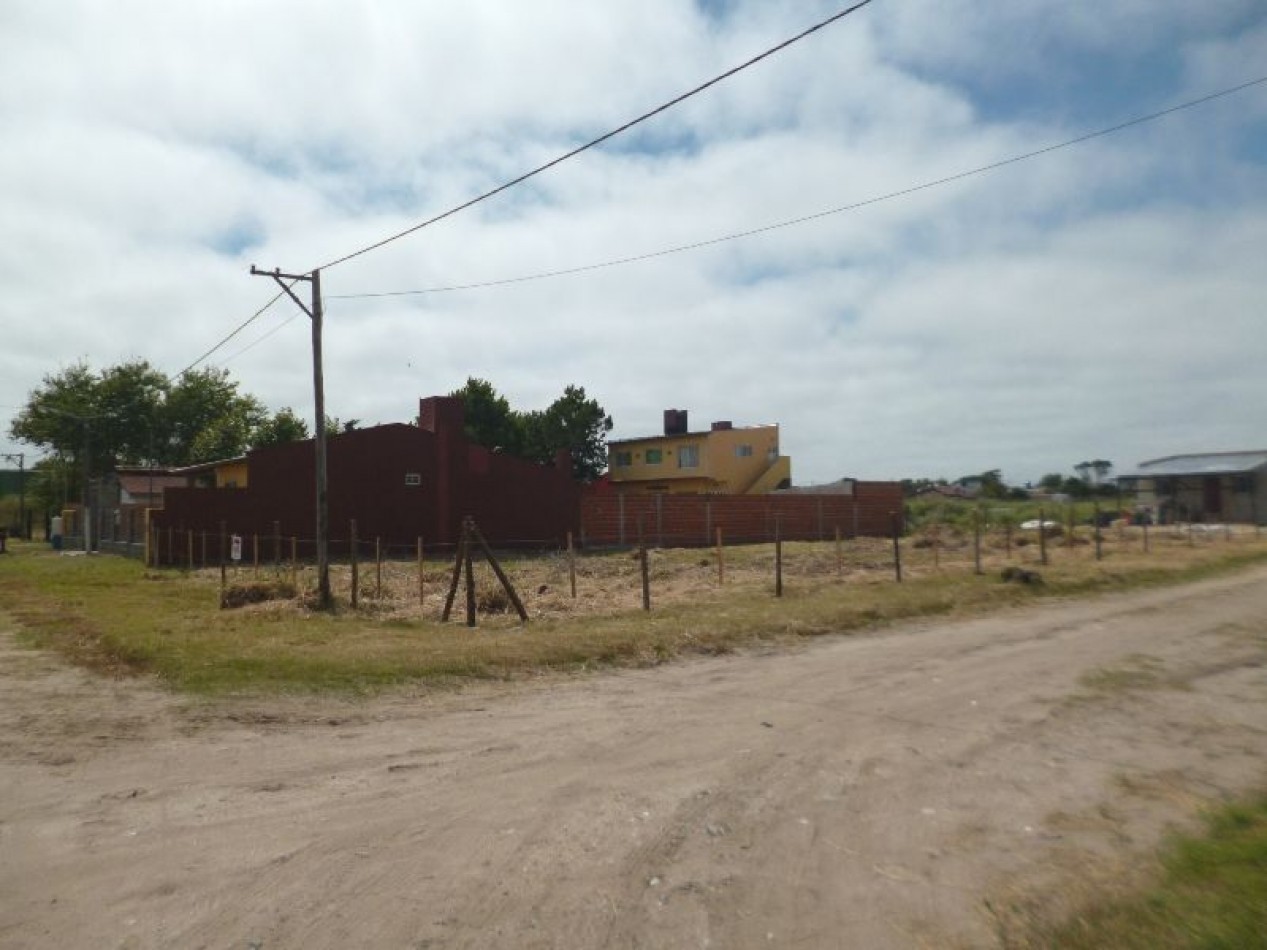 LOTE 20X48 MTS EN ESQUINA (TALA SUR)