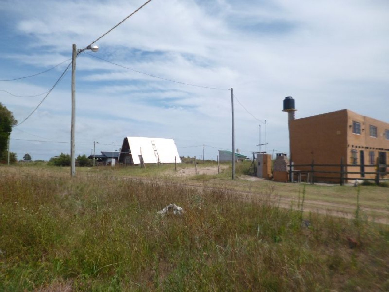 LOTE DE 2O X 40 MTS (A 300 MTS DEL MAR)