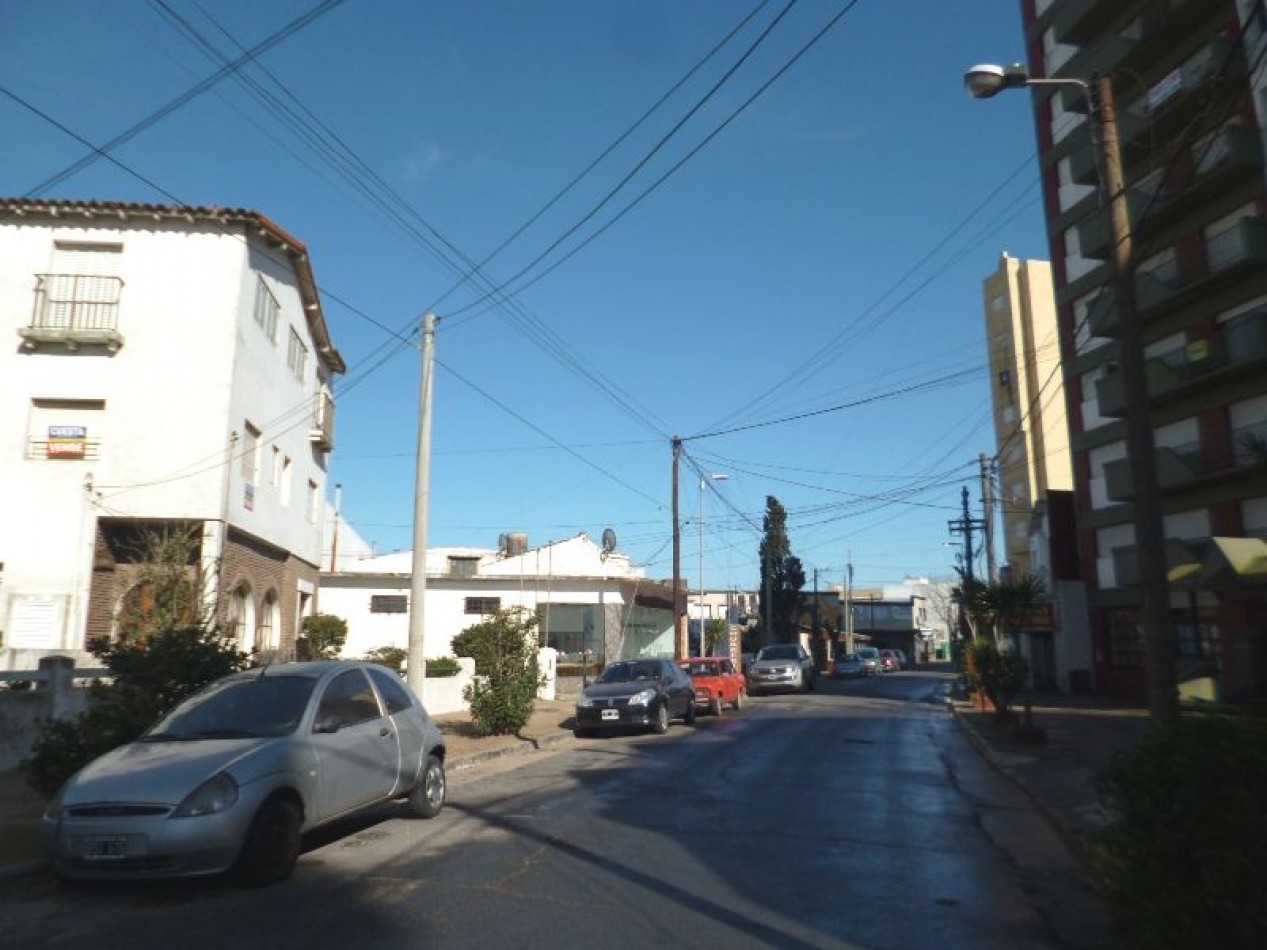Local en Venta a la calle en Edificio