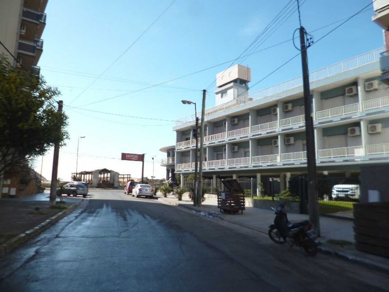 Local en Venta a la calle en Edificio