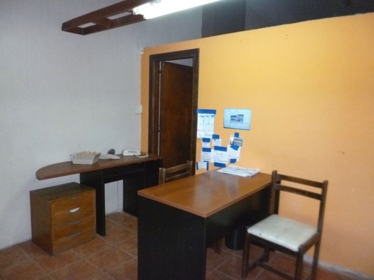 Local en Venta a la calle en Edificio