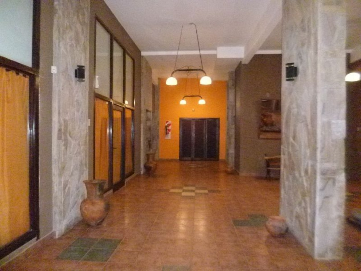 Local en Venta a la calle en Edificio