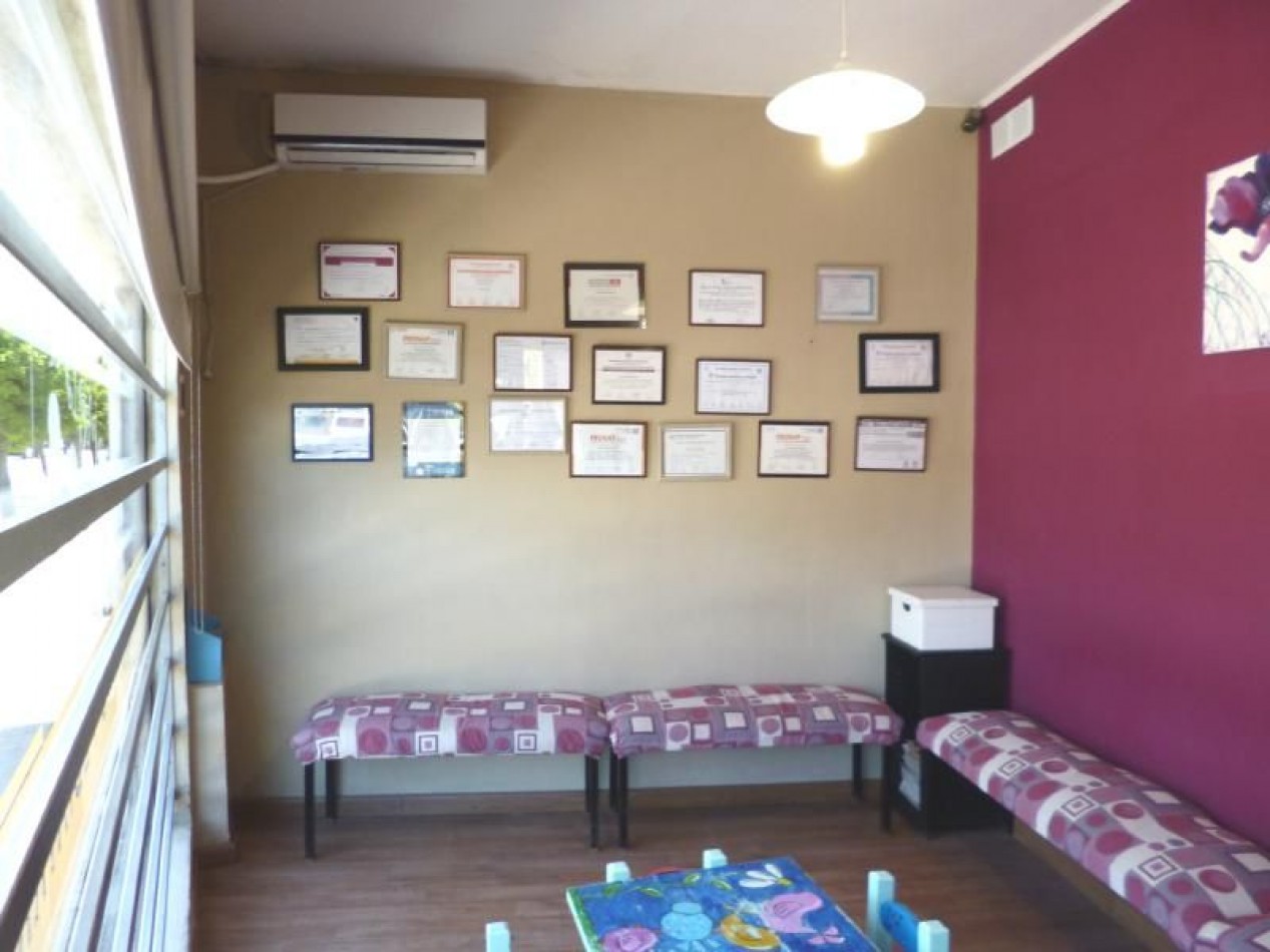 Local con vidriera en Venta