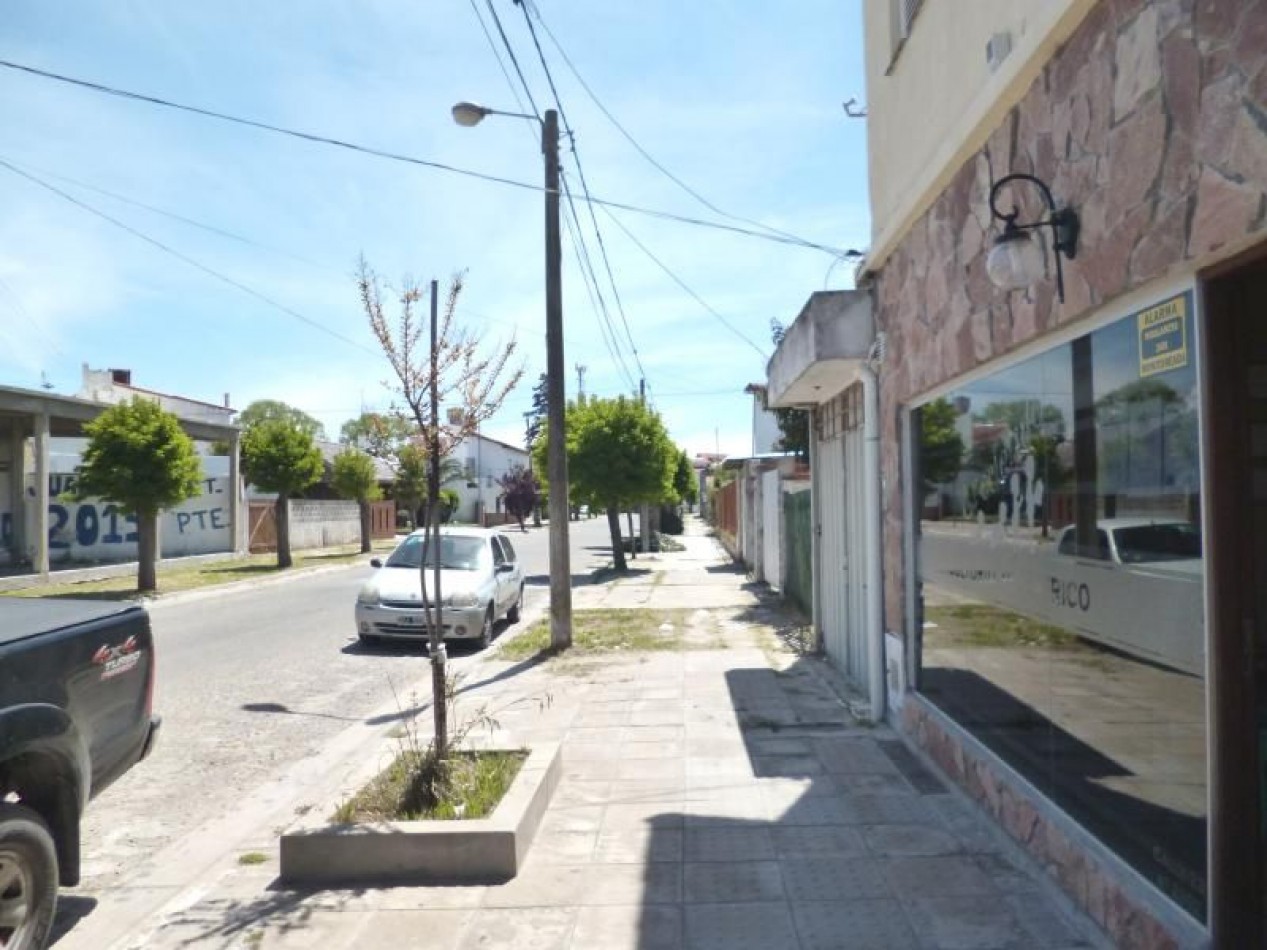 Local con vidriera en Venta