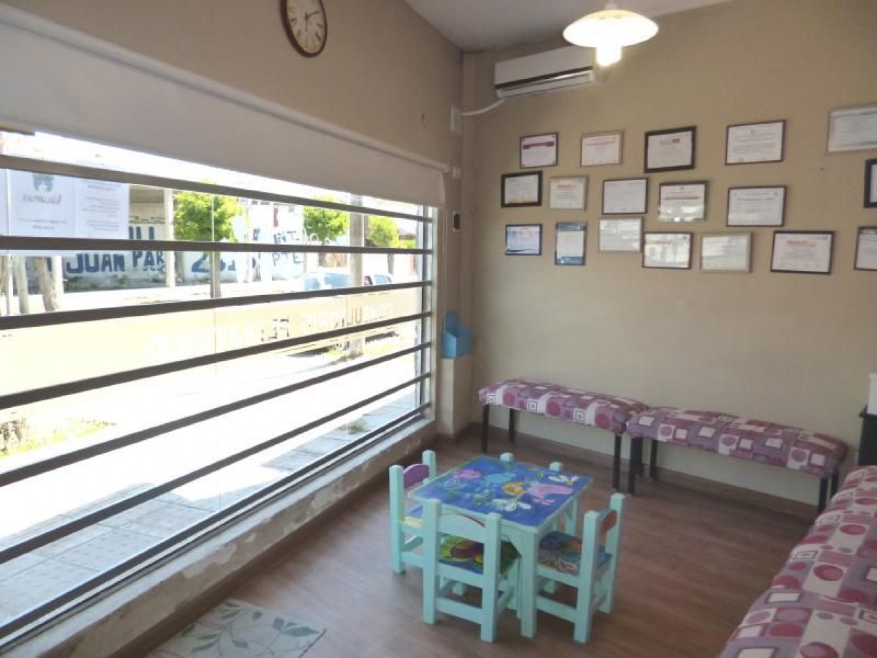 Local con vidriera en Venta