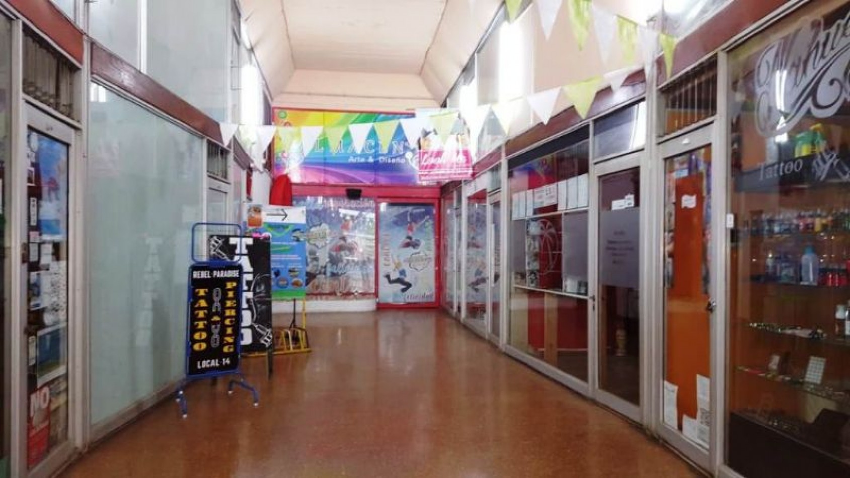Local en Galeria a la Venta