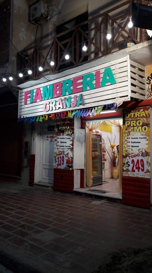 Local en Venta sobre Peatonal y una cuadra del mar