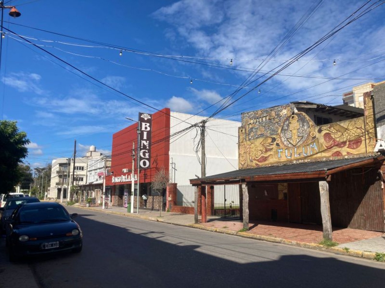 Local en Venta sobre Peatonal y una cuadra del mar