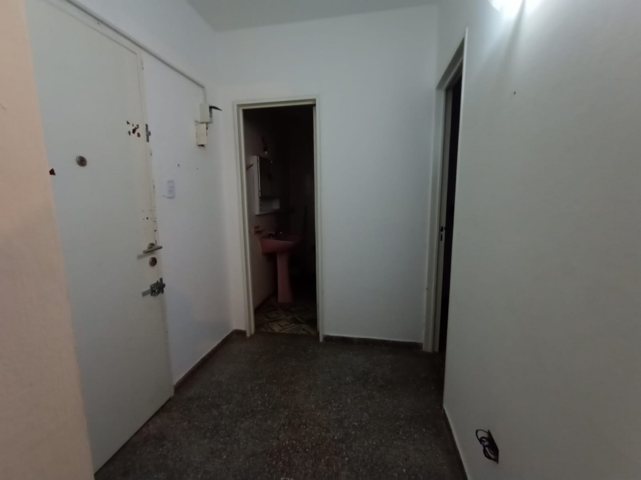 Departamento de 2 ambientes a metros del mar y calle peatonal