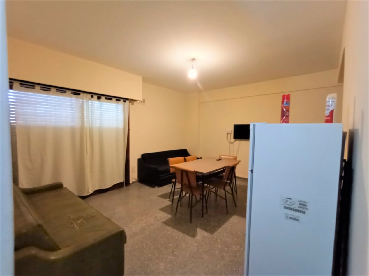 Departamento de 2 ambientes a metros del mar y calle peatonal