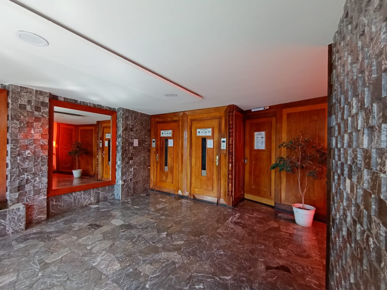 Departamento de 2 ambientes a metros del mar y calle peatonal