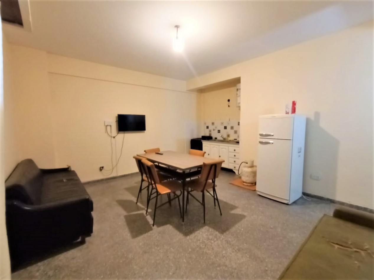 Departamento de 2 ambientes a metros del mar y calle peatonal
