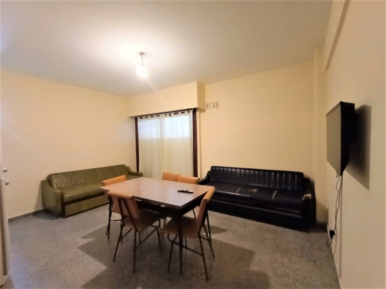 Departamento de 2 ambientes a metros del mar y calle peatonal